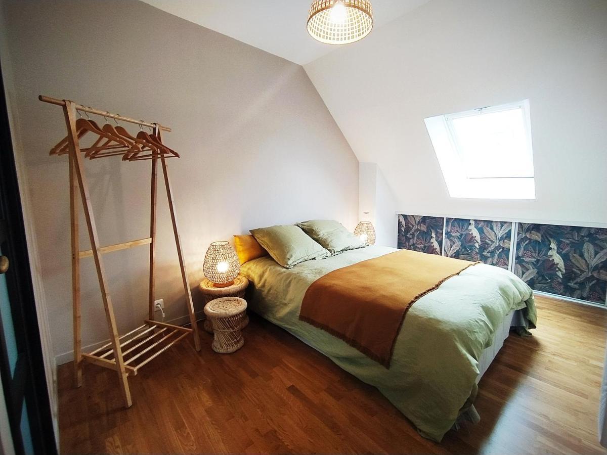 Le Nid - Fougeres Centre Historique Apartment Bagian luar foto