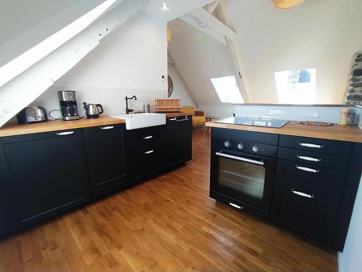 Le Nid - Fougeres Centre Historique Apartment Bagian luar foto